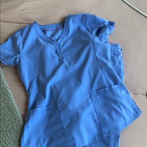 Scrub set